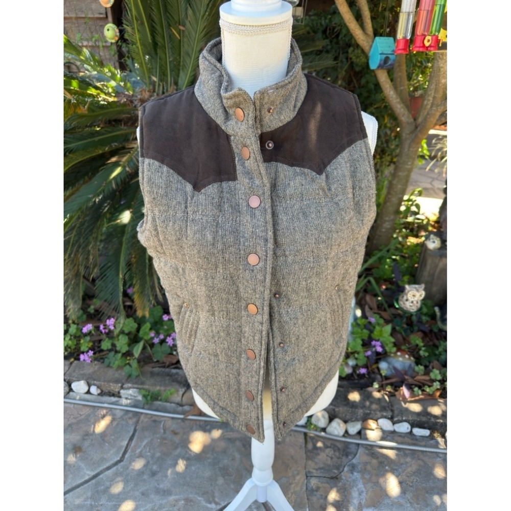 Ci Sono Gray Quilted Vest with Brown Shoulder Yoke‎